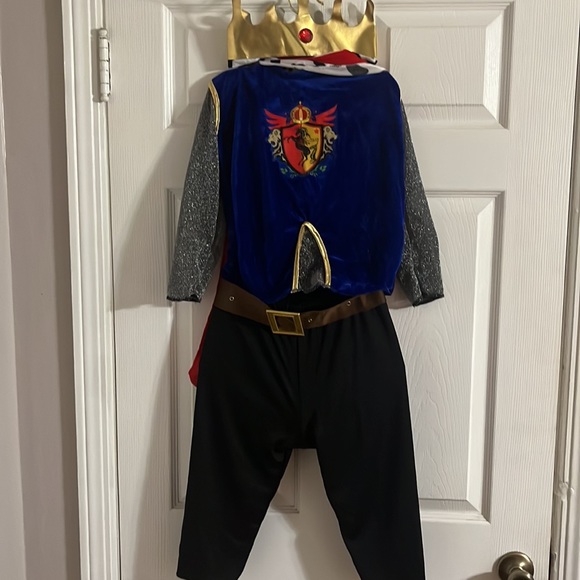 Kinght or King costume size 4 - Picture 2 of 12